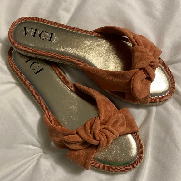 New! Trinidad knotted VICI slide sandals - Picture 2 of 6